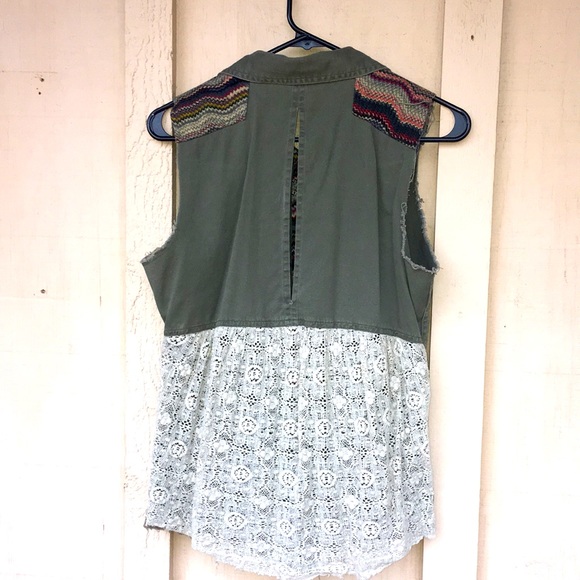 BKE gimmicks beaded lace back utility boho vest - Picture 8 of 10